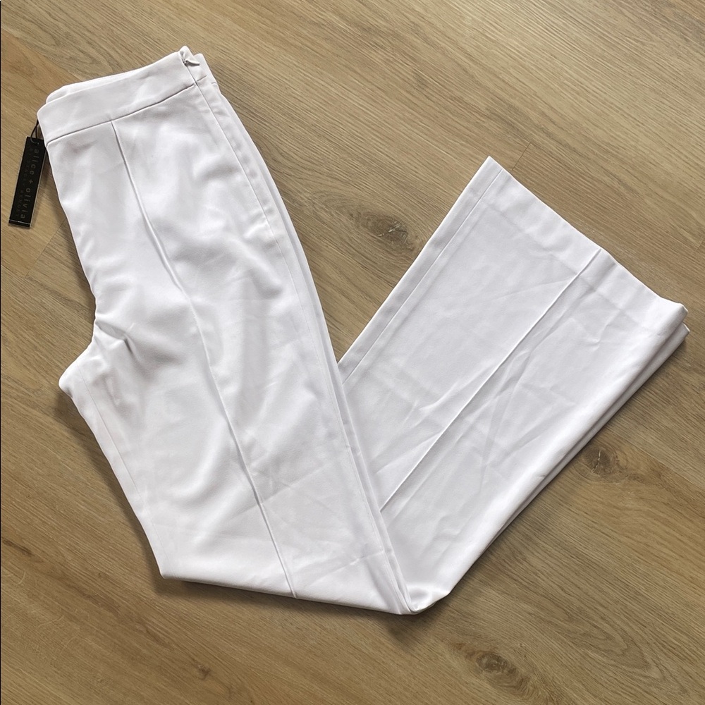 Alice + Olivia ‘Classics’ White Pants Size 10 NWT!